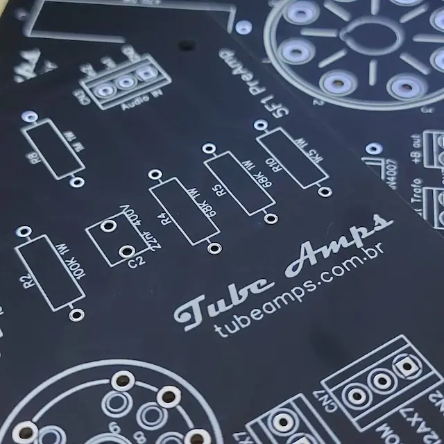 Montagem de pedal analógico